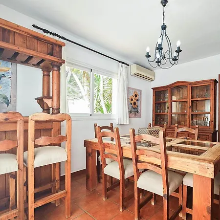 Mercedes Villa *
