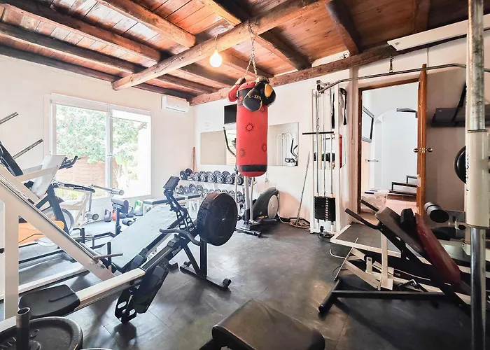 Mercedes Villa Santa Eulária des Riu