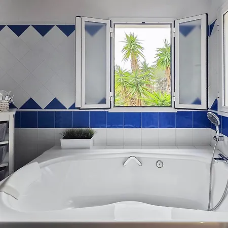 Mercedes Santa Eularia des Riu