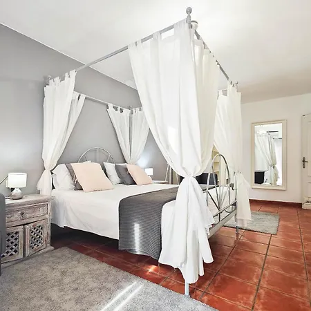 Villa Mercedes *