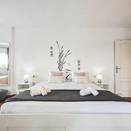 Mercedes Villa