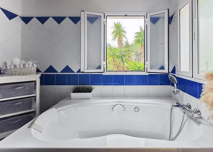 Mercedes Santa Eularia des Riu